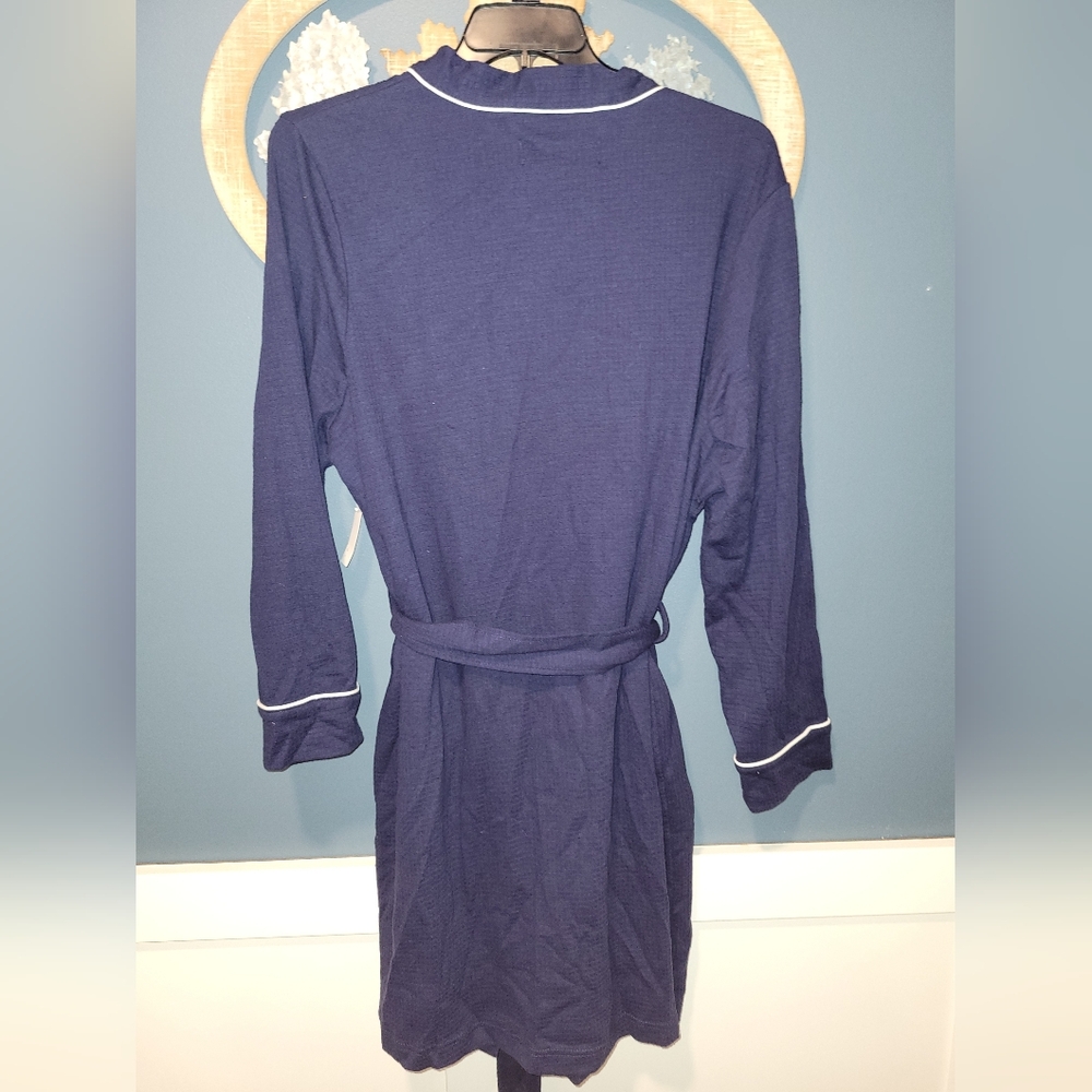 Amazon Essentials Women's Lightweight Waffle Mid-Length Robe. - Picture 4 of 4